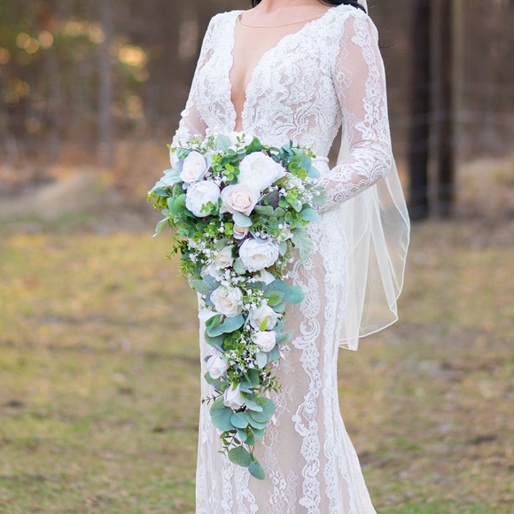 Cascading Bridal Bouquet - Picture 5 of 5